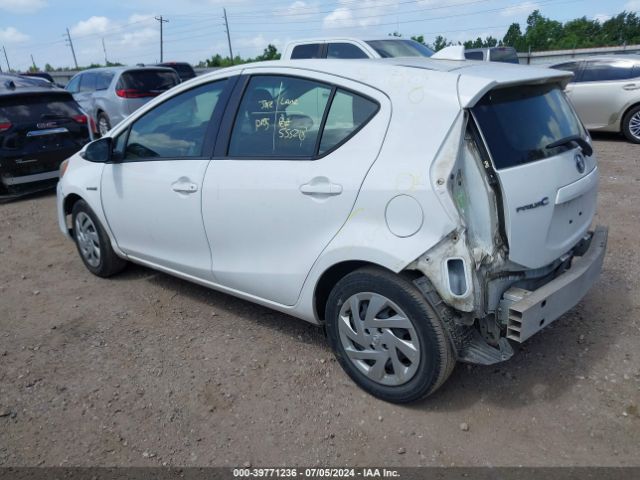 JTDKDTB3XF1583976 Toyota Prius C One