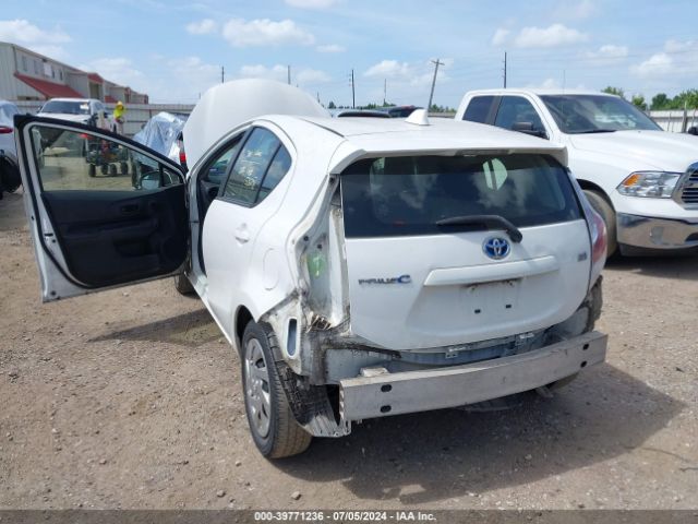 JTDKDTB3XF1583976 Toyota Prius C One