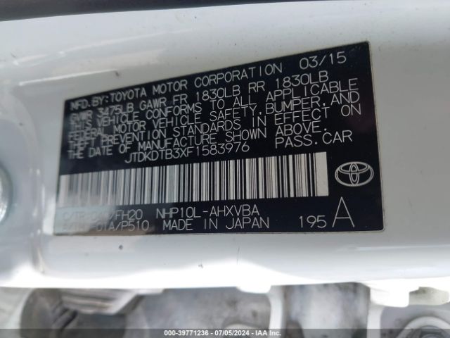 JTDKDTB3XF1583976 Toyota Prius C One