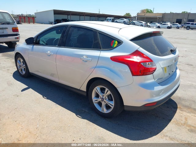 Ford FOCUS SE 2014 1FADP3K20EL363844 Image 3