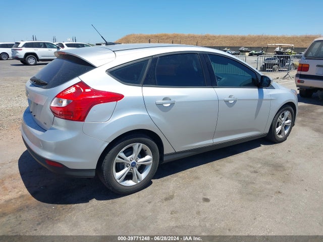 Ford FOCUS SE 2014 1FADP3K20EL363844 Image 4