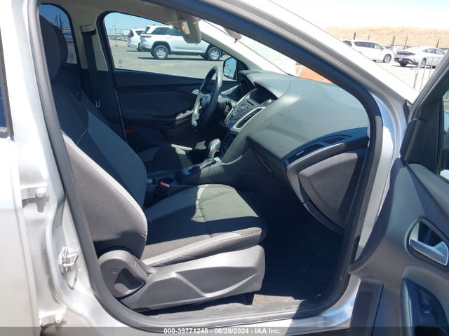 Ford FOCUS SE 2014 1FADP3K20EL363844 Image 5