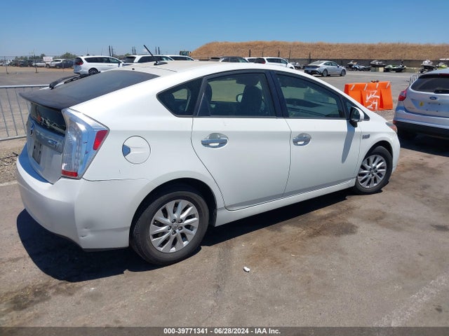 Toyota PRIUS PLUG-IN 2014 JTDKN3DP0E3059350 Image 4