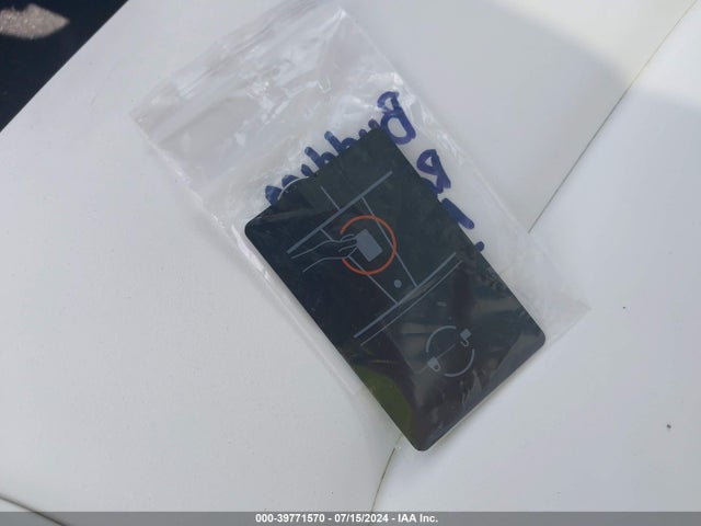 2024 TESLA MODEL Y 7SAYGDEE9RA284365 Photo 10