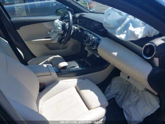 W1K3G4FB6LW045315 Mercedes-Benz A 220 4matic