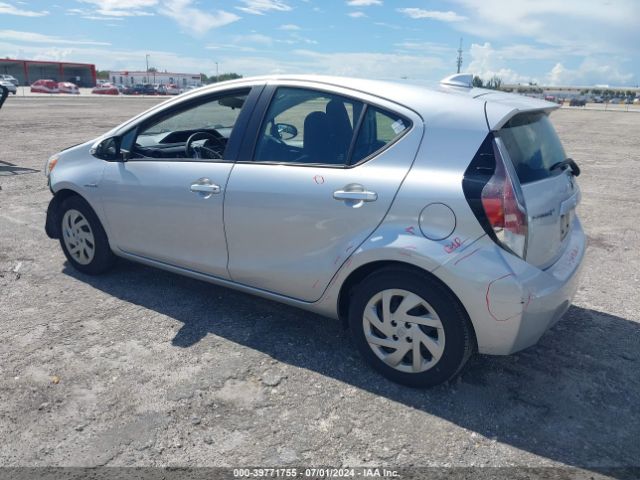 JTDKDTB32F1090485 Toyota Prius C One