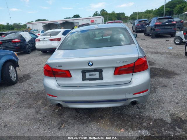 WBAJA7C53KG910279 BMW 530i Xdrive