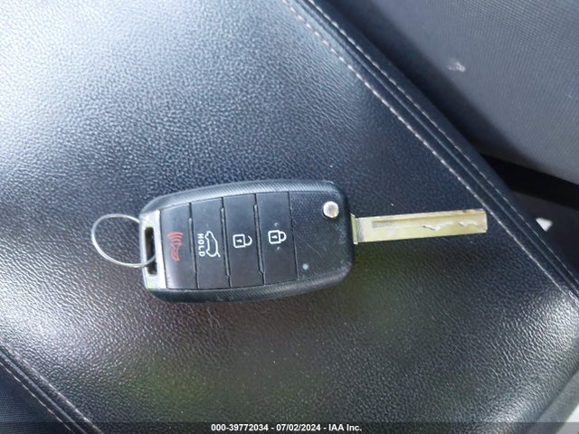 KIA Sorento 3.3l Lx 2016 5XYPG4A56GG143826 Image 11