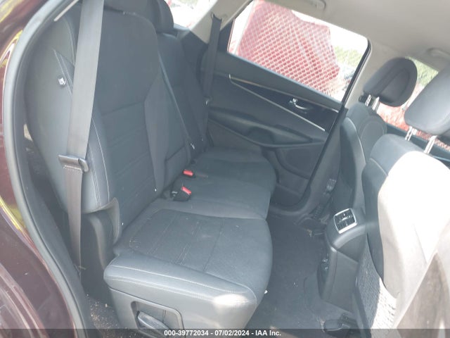 KIA Sorento 3.3l Lx 2016 5XYPG4A56GG143826 Image 8