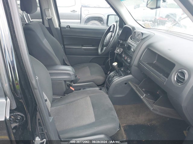 1C4NJPBB1GD527476 Jeep Patriot Sport