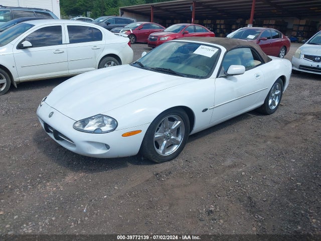 1998 JAGUAR XK8 SAJGX224XWC019475 Photo 1