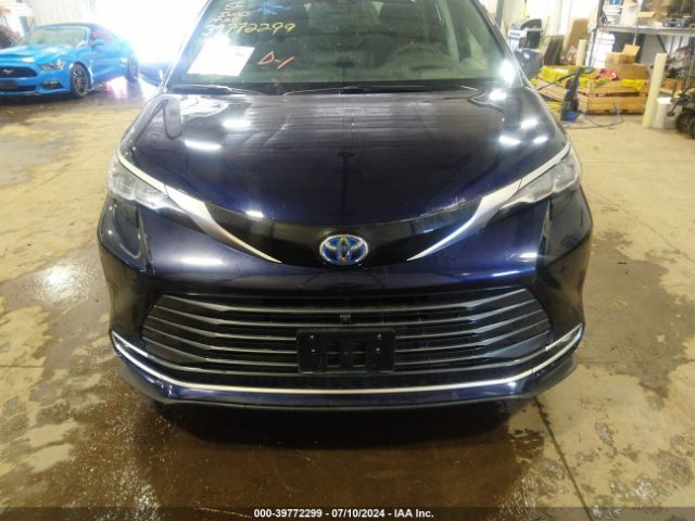 5TDESKFC4RS116065 Toyota Sienna Platinum