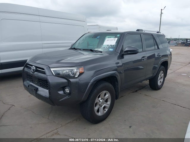 Toyota 4RUNNER SR5 2021 JTEMU5JR4M5880933 Image 2