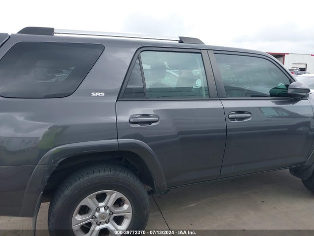 Toyota 4RUNNER SR5 2021 JTEMU5JR4M5880933 Image 8