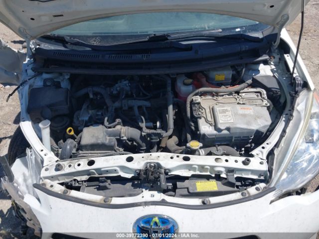 JTDKDTB32E1566412 Toyota Prius C One