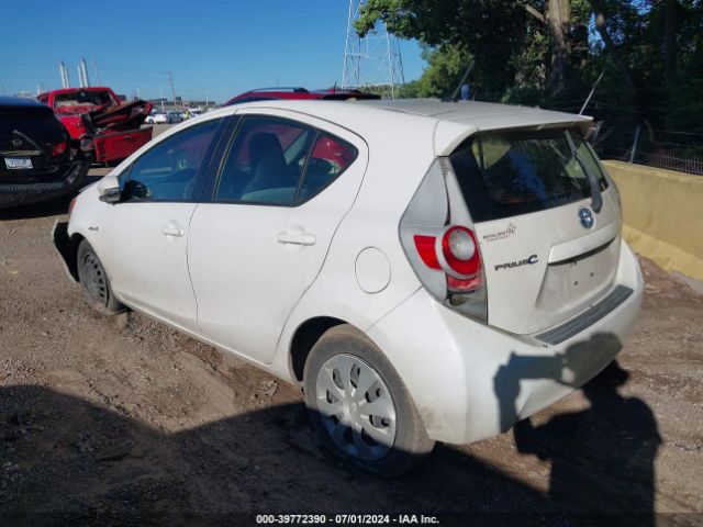 JTDKDTB32E1566412 Toyota Prius C One