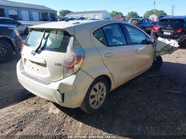 JTDKDTB32E1566412 Toyota Prius C One