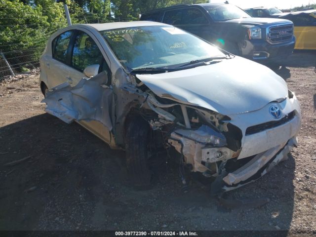 JTDKDTB32E1566412 Toyota Prius C One