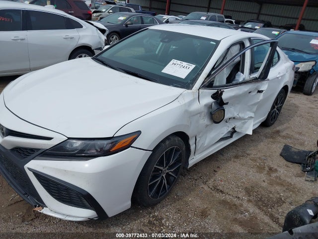 Toyota CAMRY SE 2021 4T1G11AK5MU518942 Image 2