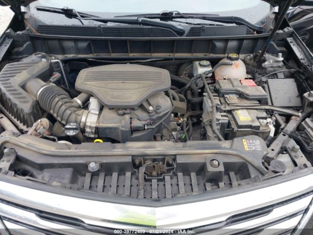 1GYKNARS7JZ245213 Cadillac Xt5 Standard