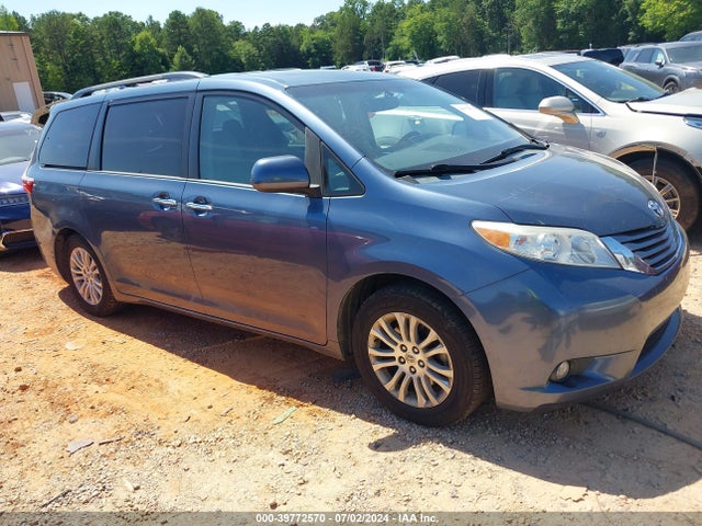 Toyota Sienna Xle 8 Passenger 2015 5TDYK3DC2FS585348 main image