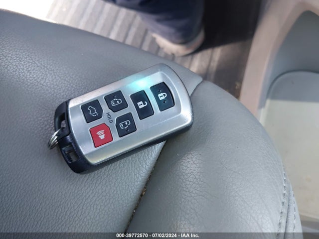 Toyota Sienna Xle 8 Passenger 2015 5TDYK3DC2FS585348 Image 11