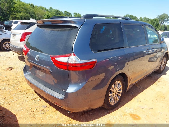 Toyota Sienna Xle 8 Passenger 2015 5TDYK3DC2FS585348 Image 4