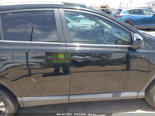 Toyota RAV4 LE 2017 2T3ZFREV3HW388914 Image 13