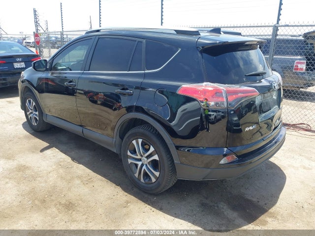 Toyota RAV4 LE 2017 2T3ZFREV3HW388914 Image 3