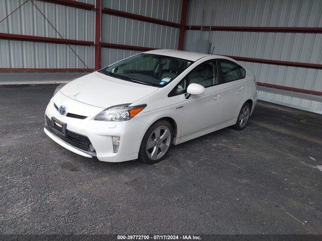 Toyota Prius Five 2015 JTDKN3DU2F1967835 Image 2