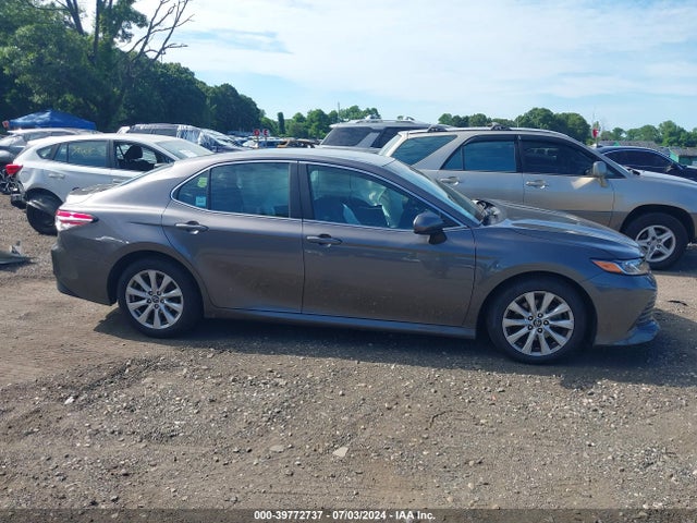 4T1B11HK5JU676256 Toyota CAMRY LE