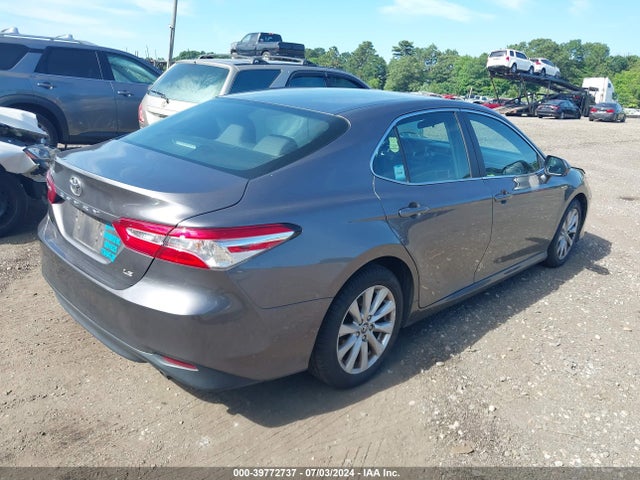 4T1B11HK5JU676256 Toyota CAMRY LE