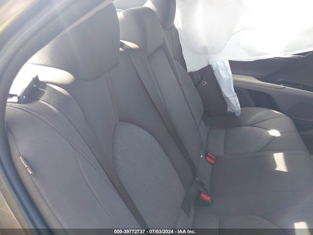 4T1B11HK5JU676256 Toyota CAMRY LE