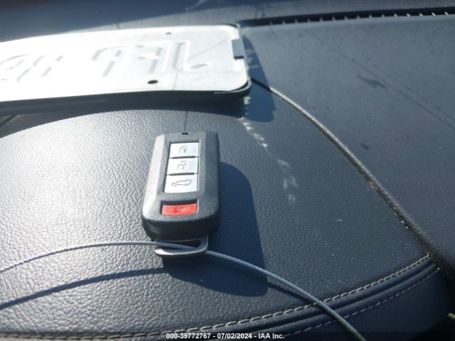 JA4AZ3A39KZ039716 Mitsubishi Outlander Sel
