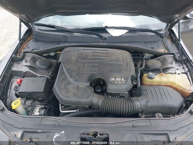 2C3CCASG0FH773032 Chrysler 300c Platinum
