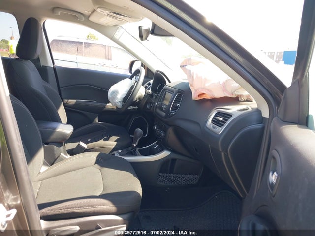 3C4NJCAB3JT250860 Jeep Compass Sport Fwd