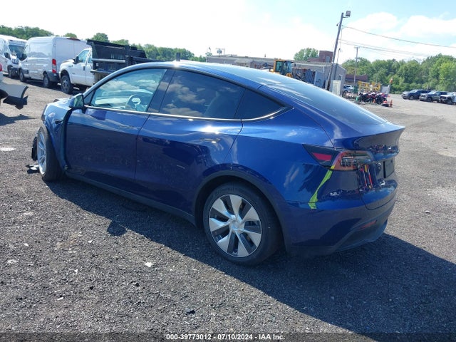 2023 TESLA MODEL Y 7SAYGDEEXPF703419 Photo 2
