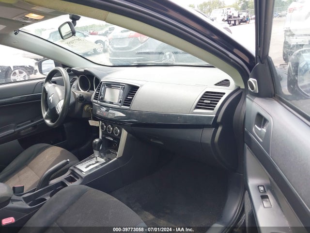 2017 MITSUBISHI LANCER JA32U2FUXHU009956 Photo 4