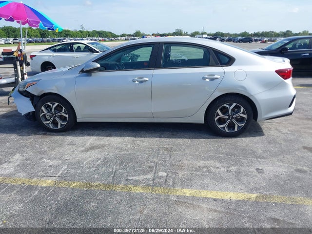 KIA Forte Lxs 2021 3KPF24AD5ME270626 Image 14