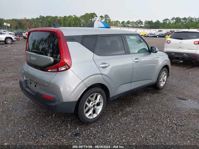 KIA SOUL LX 2022 KNDJ23AUXN7827696 Image 4