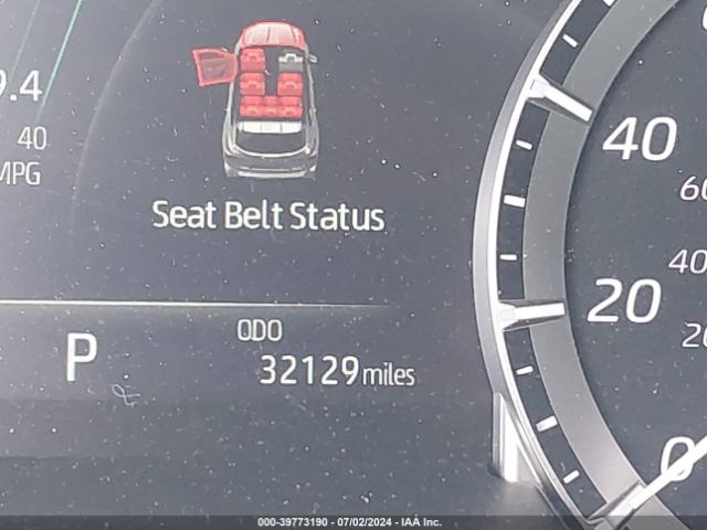5TDFZRBH0NS231475 Toyota Highlander Platinum