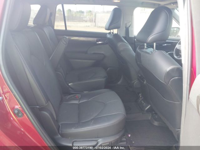 5TDFZRBH0NS231475 Toyota Highlander Platinum