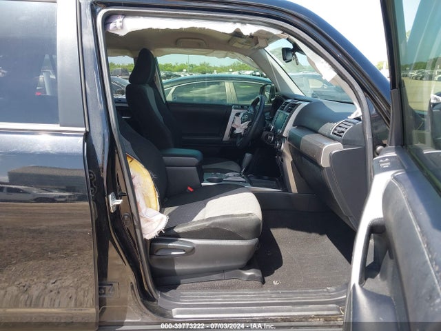 Toyota 4RUNNER SR5 2020 JTEZU5JR5L5220291 Image 5