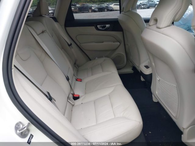 YV4L12RK7N1037197 Volvo Xc60 B5 Momentum