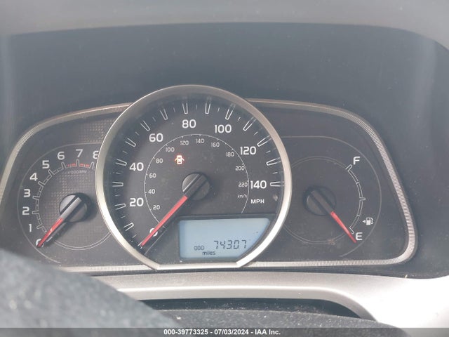 Toyota RAV4 LE 2015 JTMBFREV9FD117903 Image 15