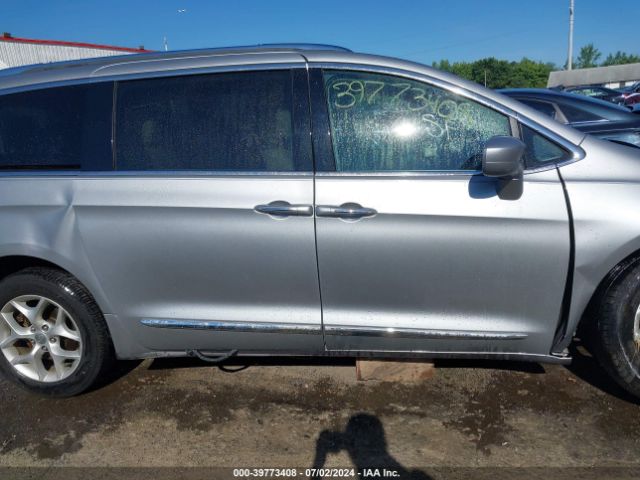2C4RC1EGXJR109549 Chrysler Pacifica Touring L Plus