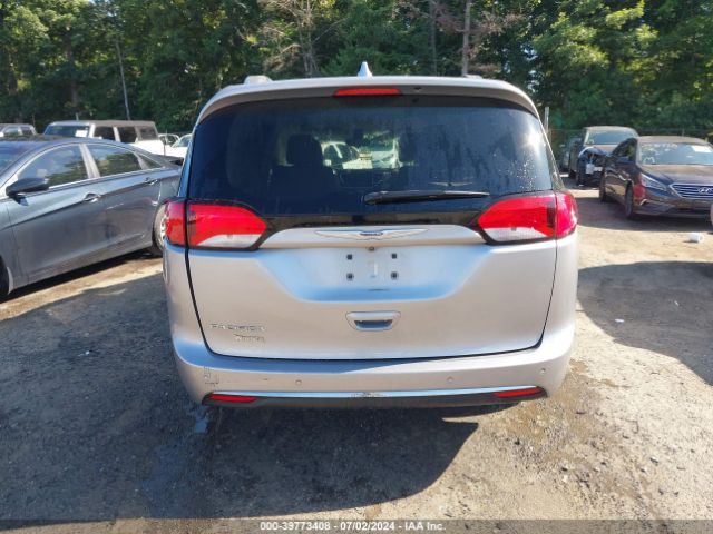 2C4RC1EGXJR109549 Chrysler Pacifica Touring L Plus