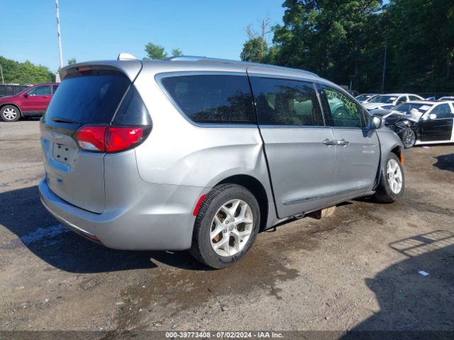 2C4RC1EGXJR109549 Chrysler Pacifica Touring L Plus