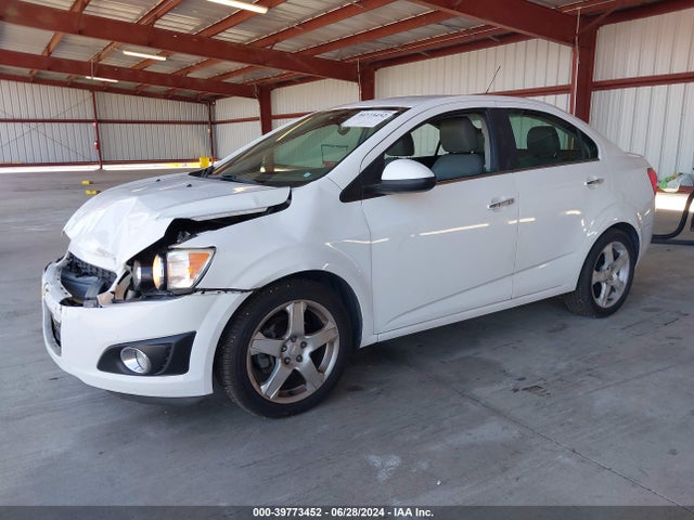 Chevrolet Sonic Ltz Auto 2015 1G1JE5SB1F4104945 Image 2