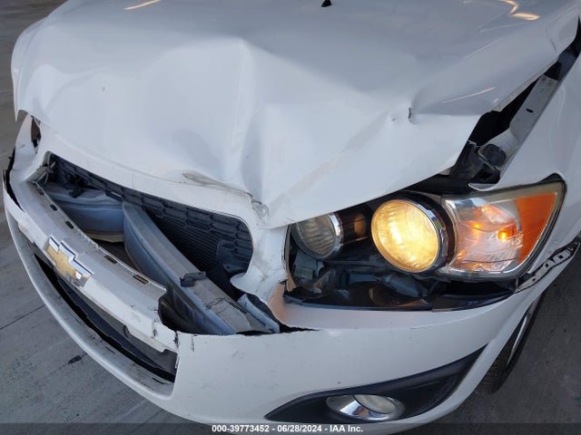 Chevrolet Sonic Ltz Auto 2015 1G1JE5SB1F4104945 Image 6